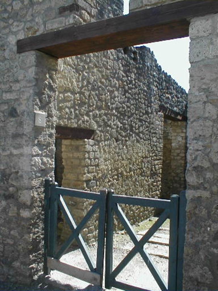 I.11.8 Pompeii. May 2005. Rear entrance of I.11.5.