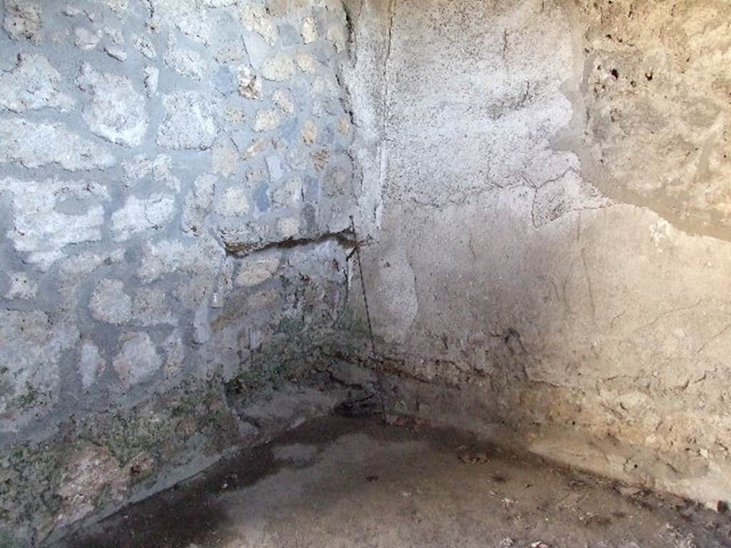 I.11.13 Pompeii. September 2005. Room on south side of entrance corridor.