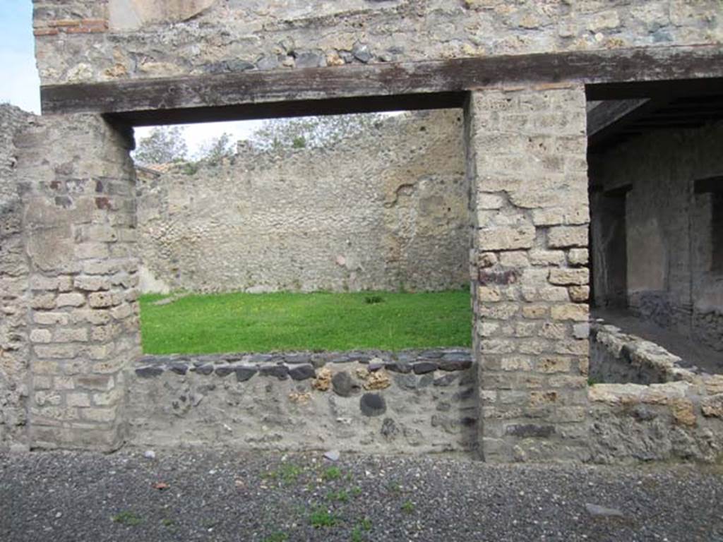 I.11.15 Pompeii. April 2012. Room 10, looking towards north side of garden area. Photo courtesy of Marina Fuxa.
