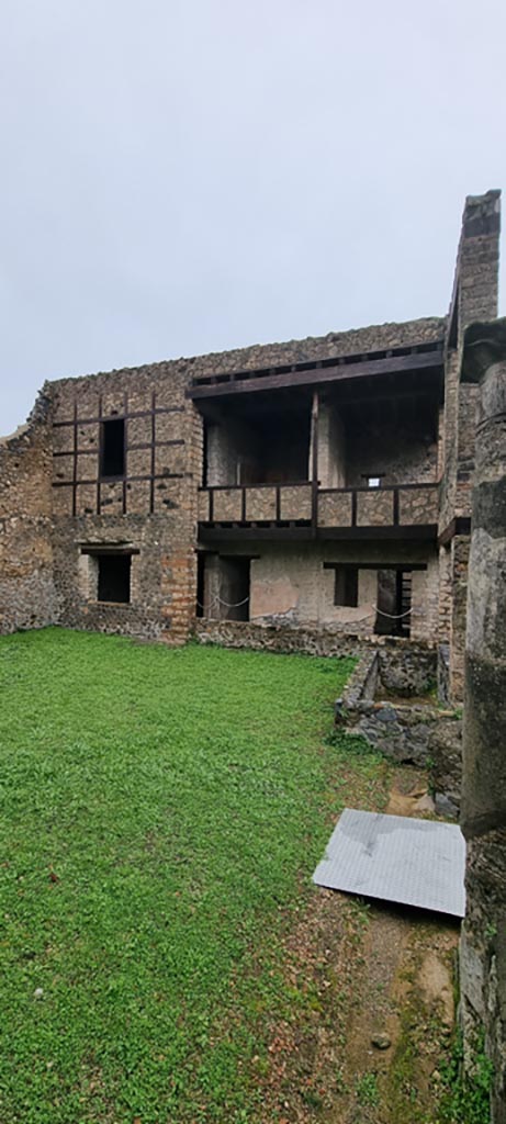 I.11.15 Pompeii. January 2023.
Room 10, looking east across garden area. Photo courtesy of Miriam Colomer
