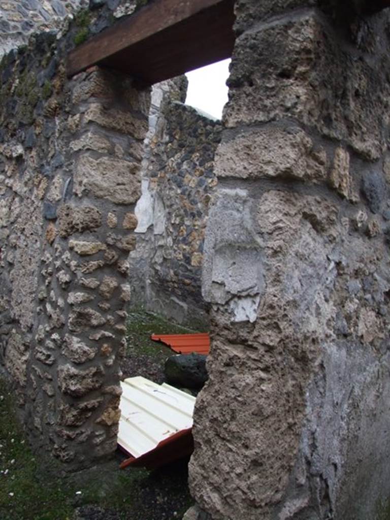 I.11.17 Pompeii. December 2007. Doorway to room 2, to south of entrance