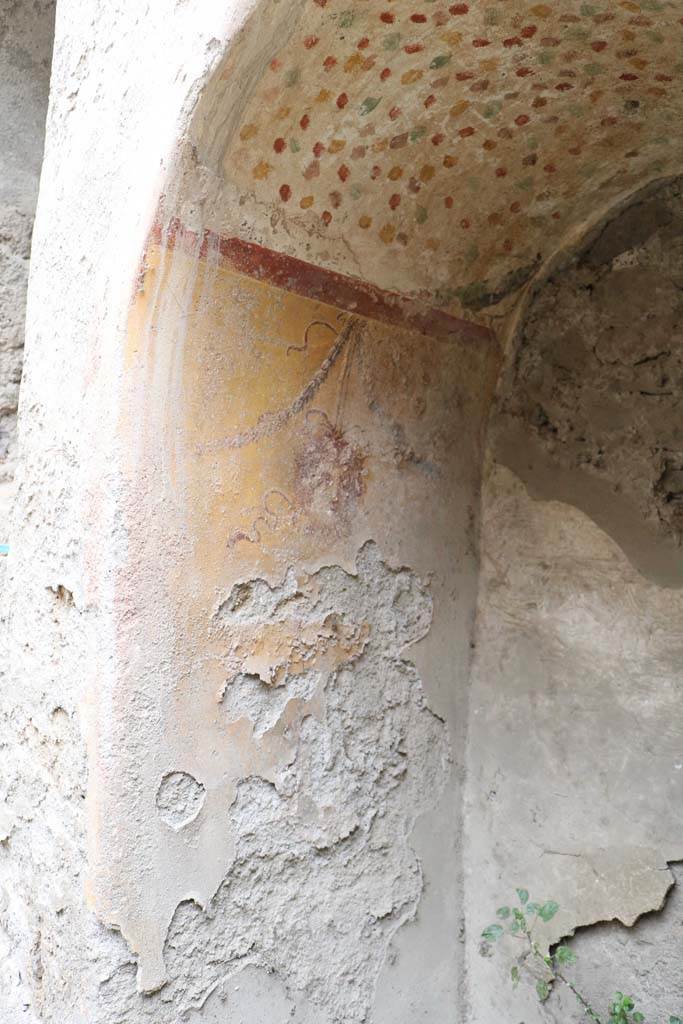 I.12.5 Pompeii. December 2018. North side of painted lararium. Photo courtesy of Aude Durand.