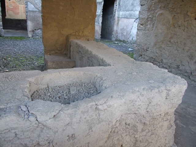 I.12.5 Pompeii. September 2015. Looking south-east across counter. 
Foto Annette Haug, ERC Grant 681269 DÉCOR.

