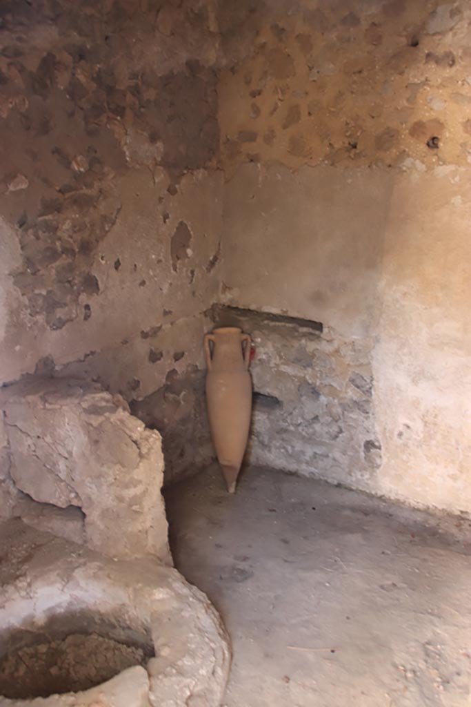 I.12.8 Pompeii. October 2022. Looking towards south-west corner. Photo courtesy of Klaus Heese.