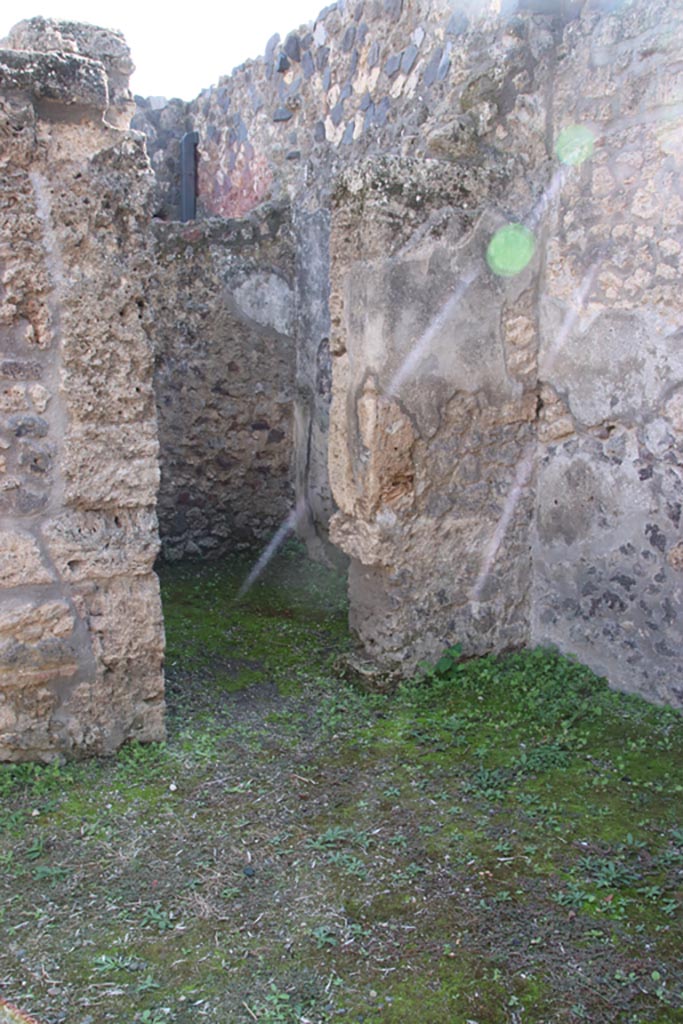 Pompeii. October 2022. Room 5, south-west corner with doorway to room 3. Photo courtesy of Klaus Heese.