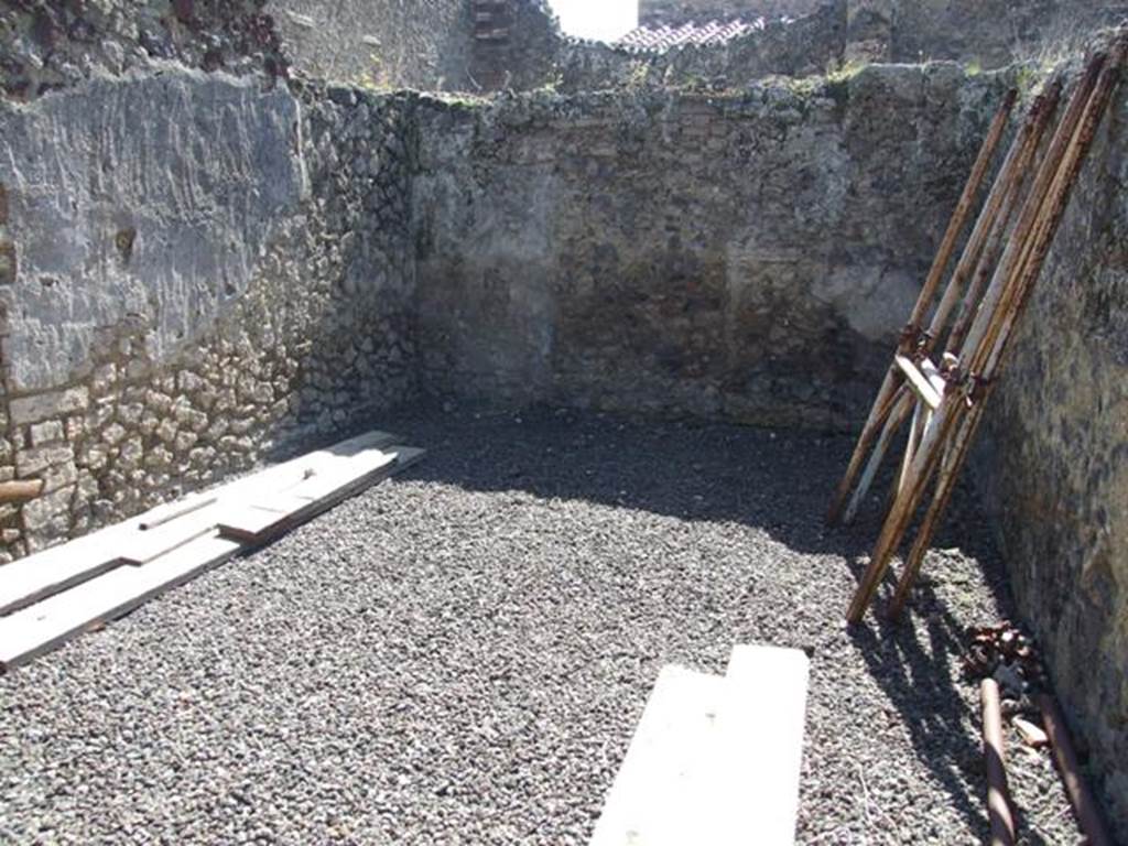 I.12.8 Pompeii.  March 2009.  Room 7.  Looking south.