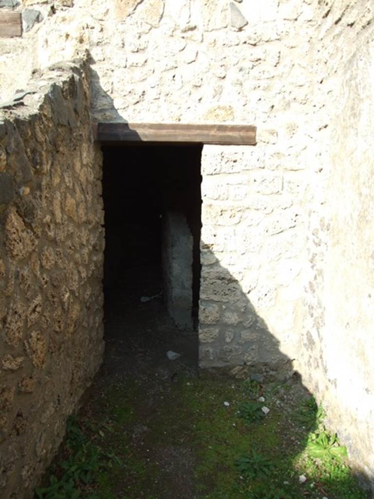 I.12.9 Pompeii.  House.  December 2007.  Looking north on east side of Tablinum towards the kitchen.