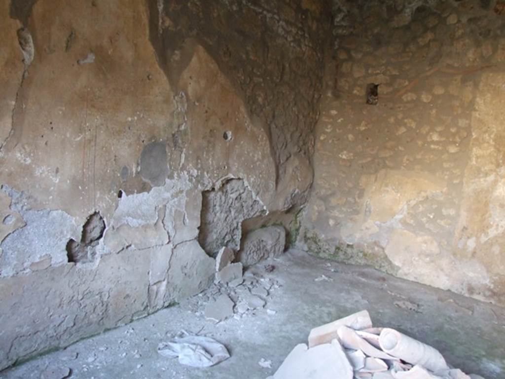 I.12.9 Pompeii. December 2007. Triclinium in south-east of atrium, south-east corner