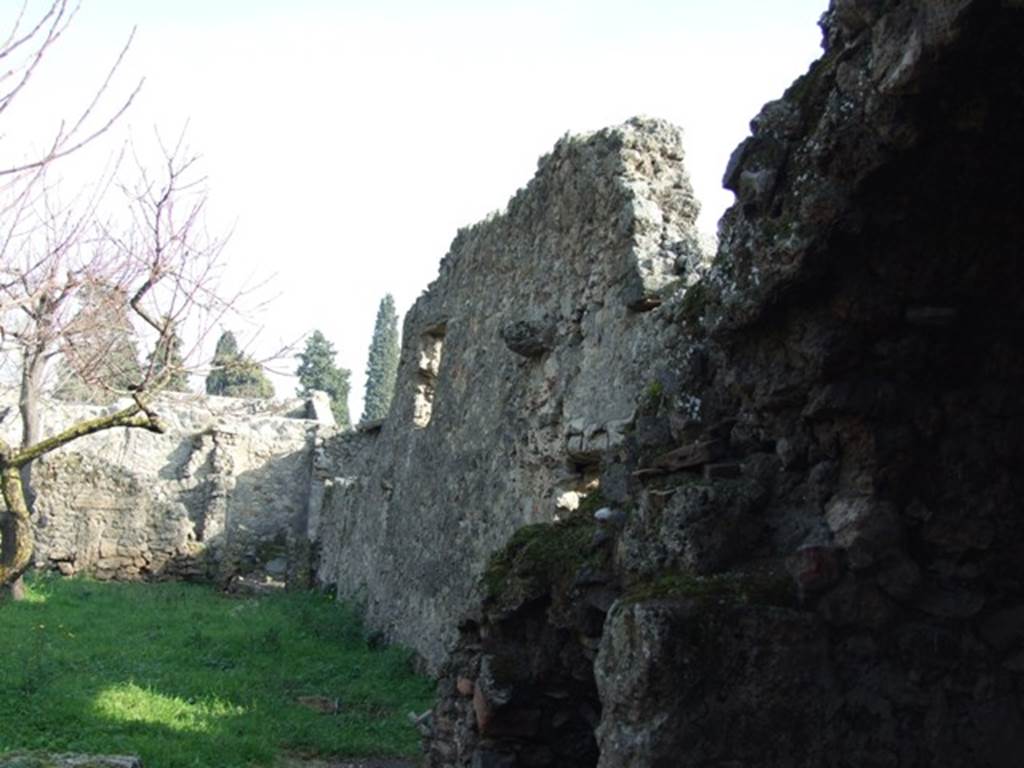 I.12.15 Pompeii.  December 2007.  Garden area.  Looking east from the latrine.