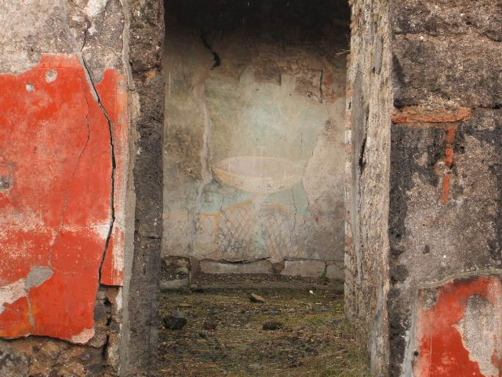 I.12.16 Pompeii. December 2004. Looking towards garden on east side of atrium.