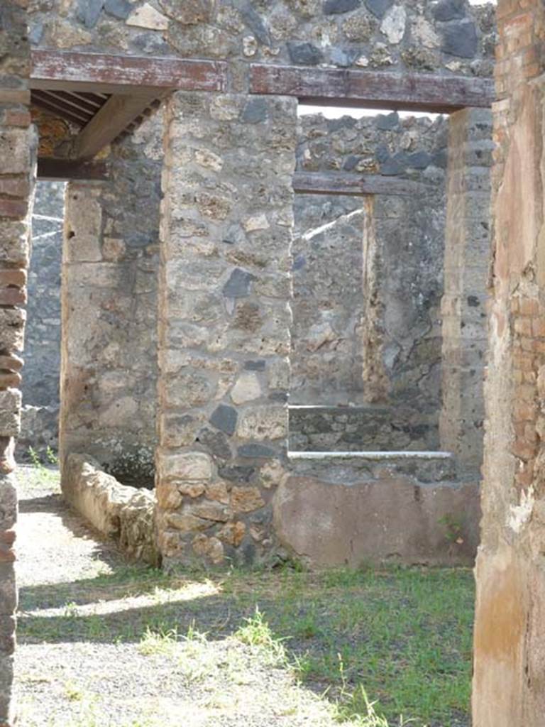 I.13.4 Pompeii. September 2015. Looking across atrium towards window into garden area.