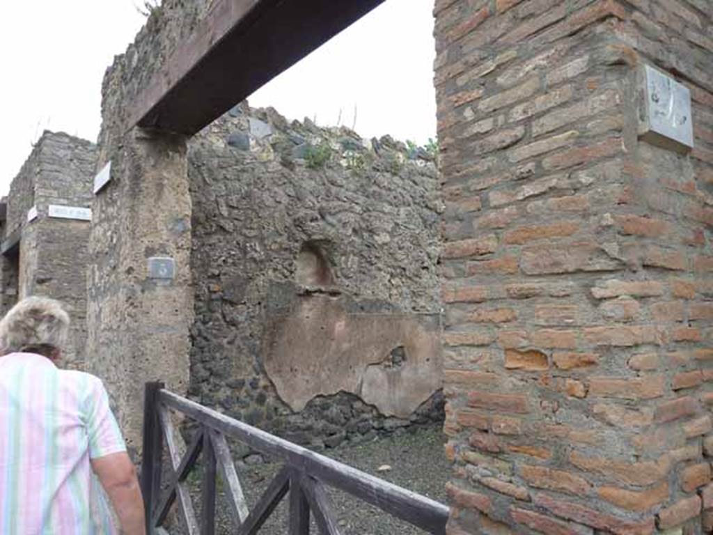 I.13.5 Pompeii. May 2010. Entrance. Looking east.