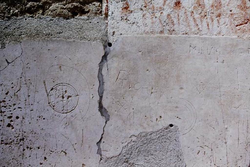 I.13.9 Pompeii. 1966. Part of painted inscription CIL IV 9870 (top) from north (right) side of doorway. 
Photo by Stanley A. Jashemski.  
Source: The Wilhelmina and Stanley A. Jashemski archive in the University of Maryland Library, Special Collections (See collection page) and made available under the Creative Commons Attribution-Non Commercial License v.4. See Licence and use details.
J66f0275
