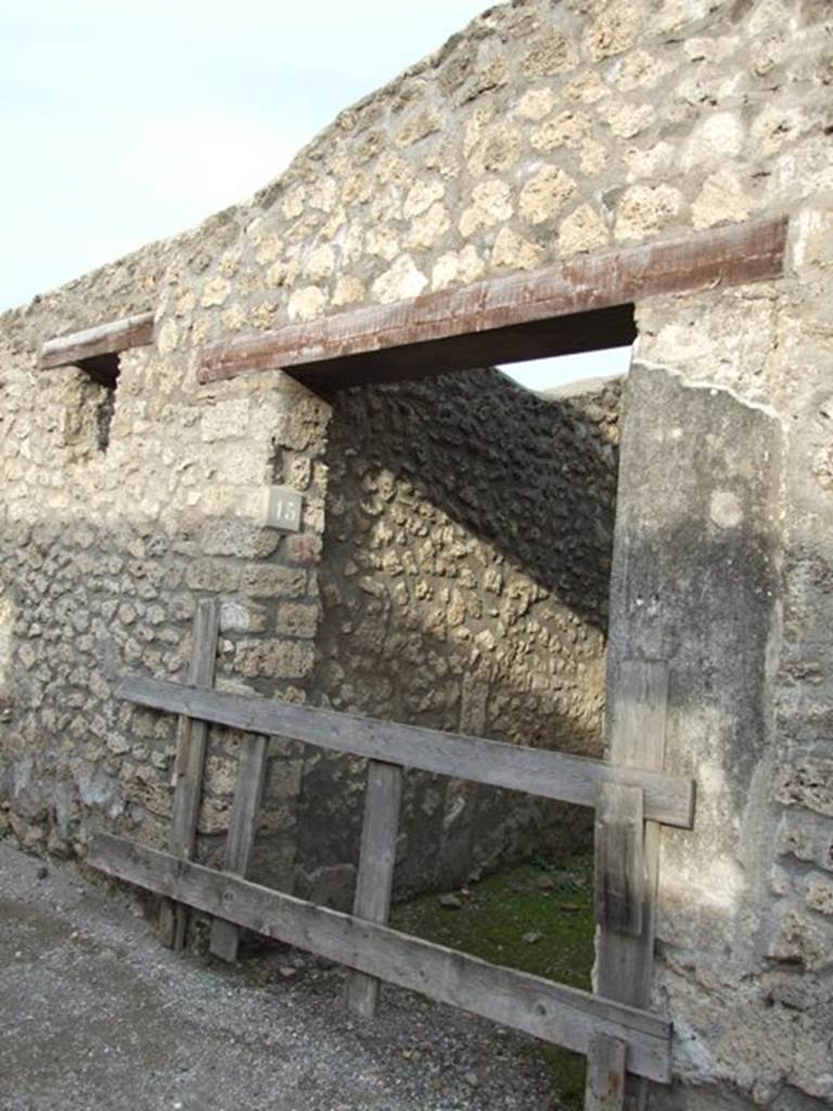 I.13.15 Pompeii.   December 2007.  Entrance.