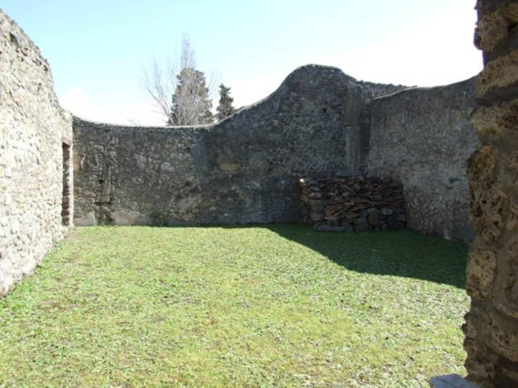 I.13.16 Pompeii.  March 2009. Looking east across garden area.