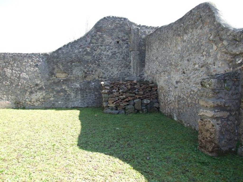 I.13.16 Pompeii.  March 2009.  South east corner of garden, this used to be the kitchen area.