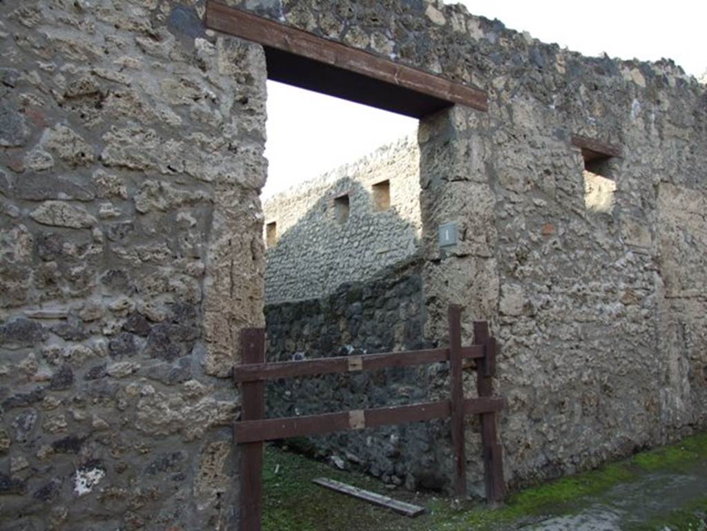 I.14.1 Pompeii. December 2007. Entrance doorway.  