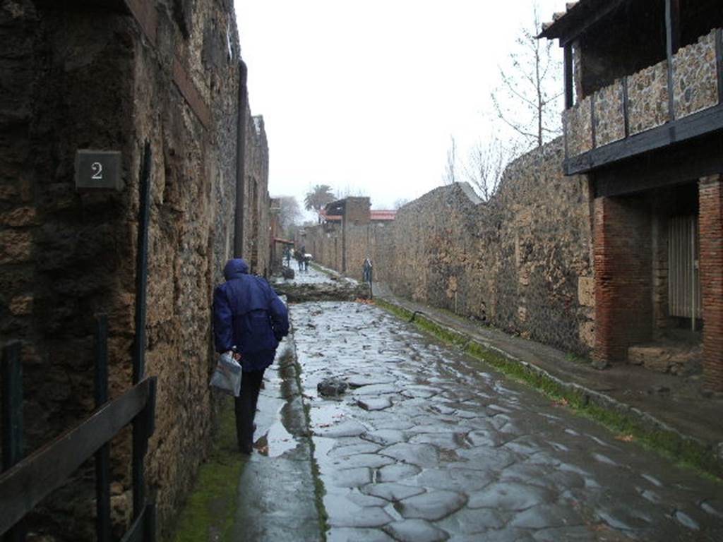 I.14.2 Pompeii. December 2004. Via di Nocera looking north.            II.9 