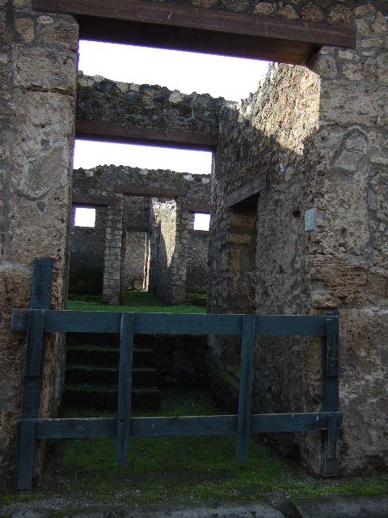 I.14.3 Pompeii. December 2004. Entrance doorway on Via di Nocera.