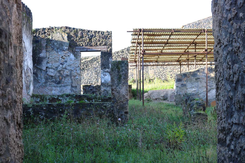 I.14.4 Pompeii. December 2018. Looking west from entrance doorway. Photo courtesy of Aude Durand.

