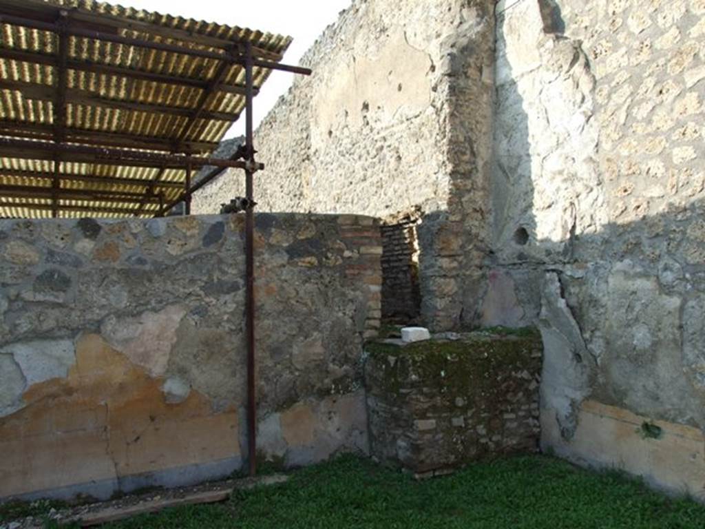 I.14.4 Pompeii. December 2007. Room 5, room at west end of north wall with oven.   