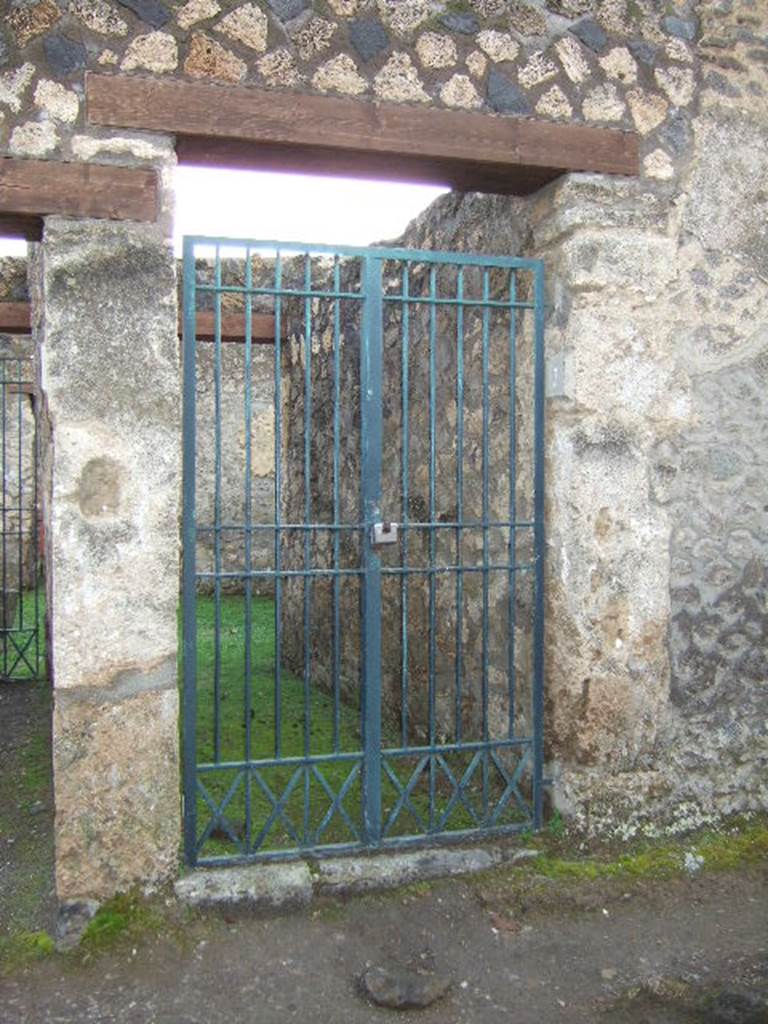 I.14.7 Pompeii.  December 2005.   Entrance.