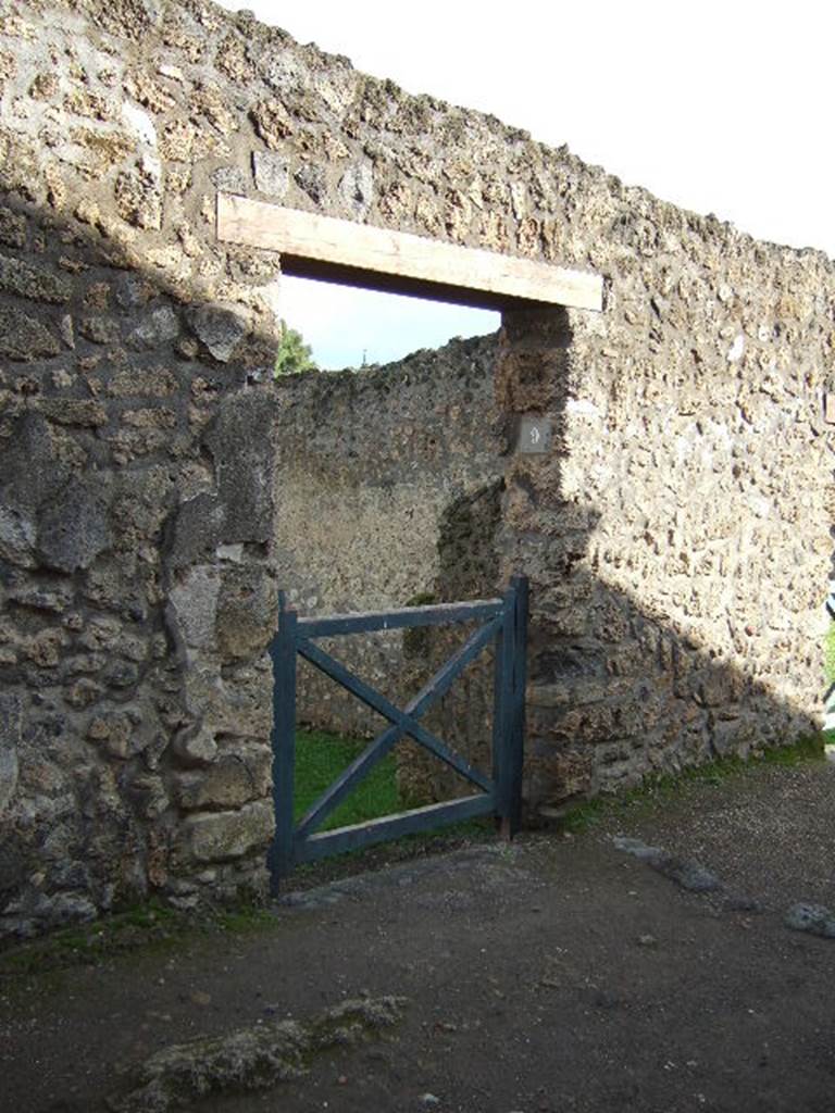 I.14.9 Pompeii. December 2005. Rear entrance doorway.