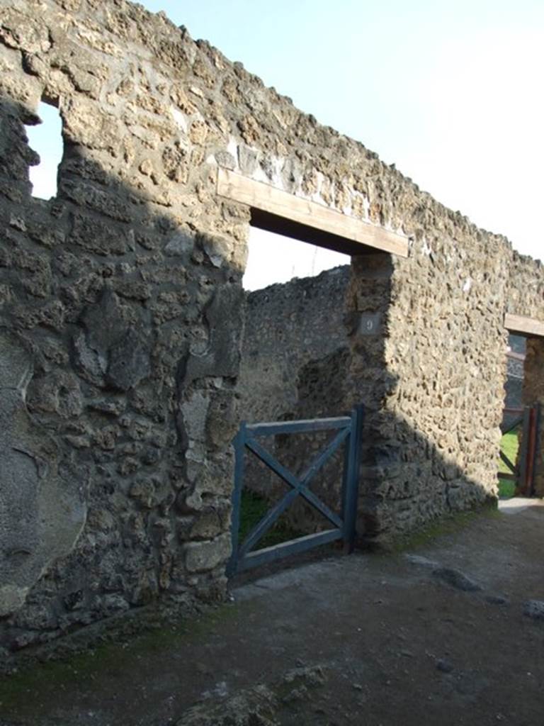 I.14.9 Pompeii.  Hospitium.  December 2007.  Entrance.