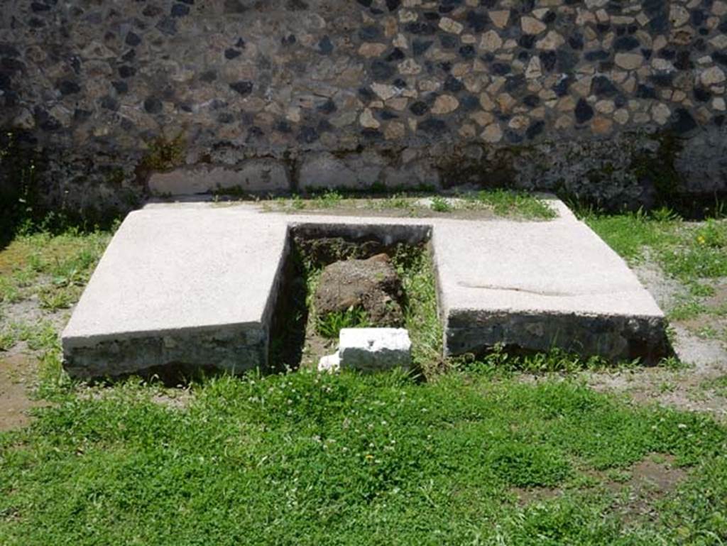 I.14.12, Pompeii. May 2018. Looking west to triclinium. Photo courtesy of Buzz Ferebee