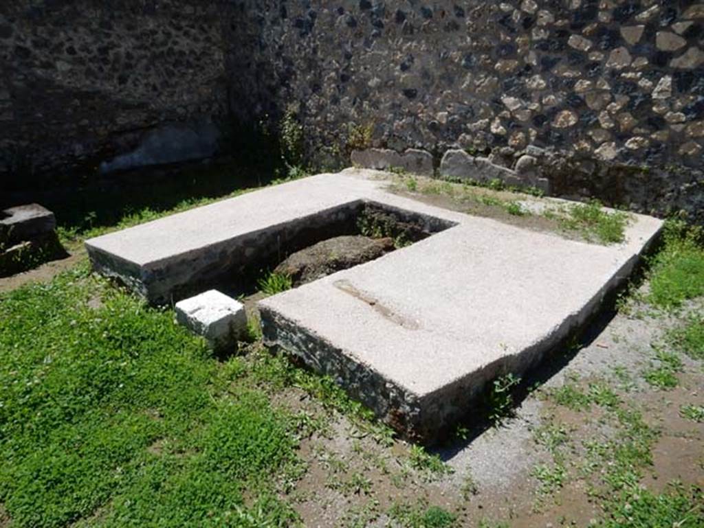 I.14.12, Pompeii. May 2018. Looking south-west across garden area. Photo courtesy of Buzz Ferebee