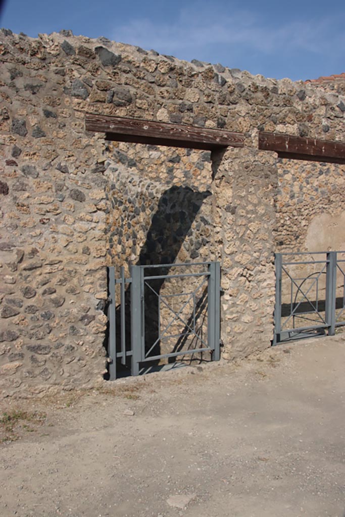 I.14.12 Pompeii. October 2023. Entrance doorway. Photo courtesy of Klaus Heese.