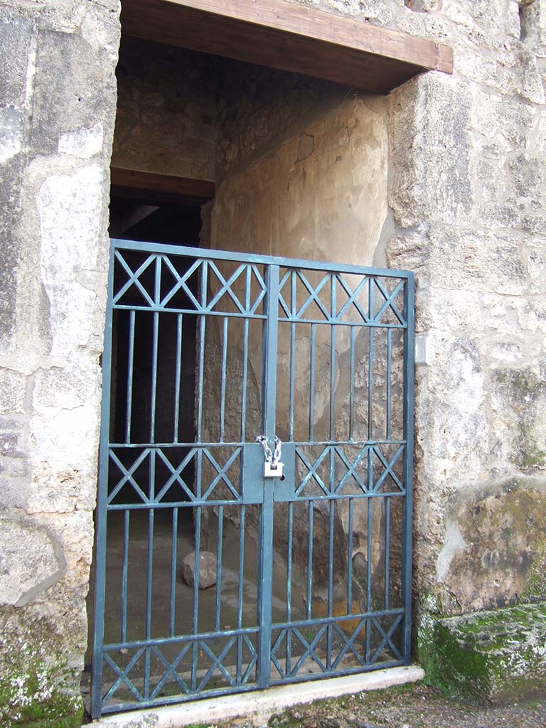 I.15.1 Pompeii. December 2005. Entrance doorway.