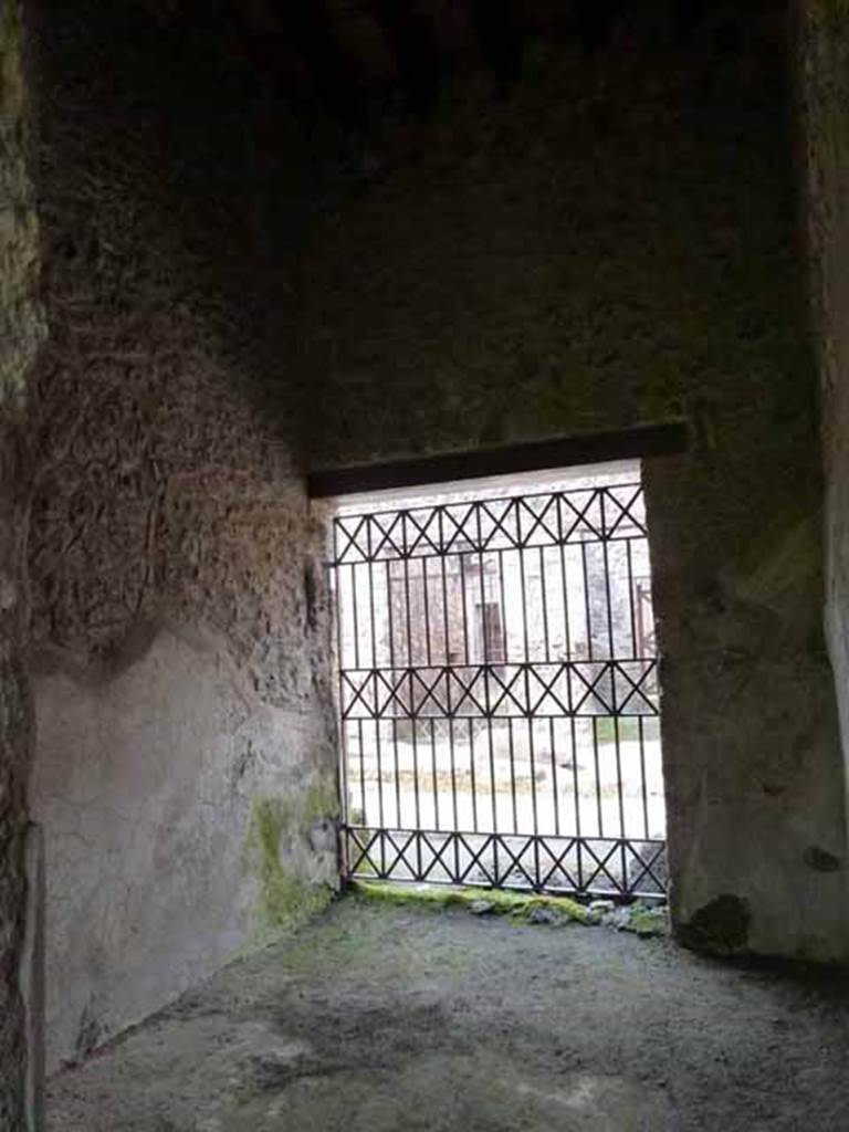 I.15.3 Pompeii. May 2010. Looking north to entrance onto Via di Castricio.