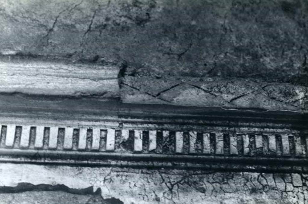 I.15.3 Pompeii. 1979. Room 4. House of Ship Europa, W cubiculum, detail of execution on N wall near NE corner.  Photo courtesy of Anne Laidlaw.
American Academy in Rome, Photographic Archive. Laidlaw collection _P_79_1_10.
