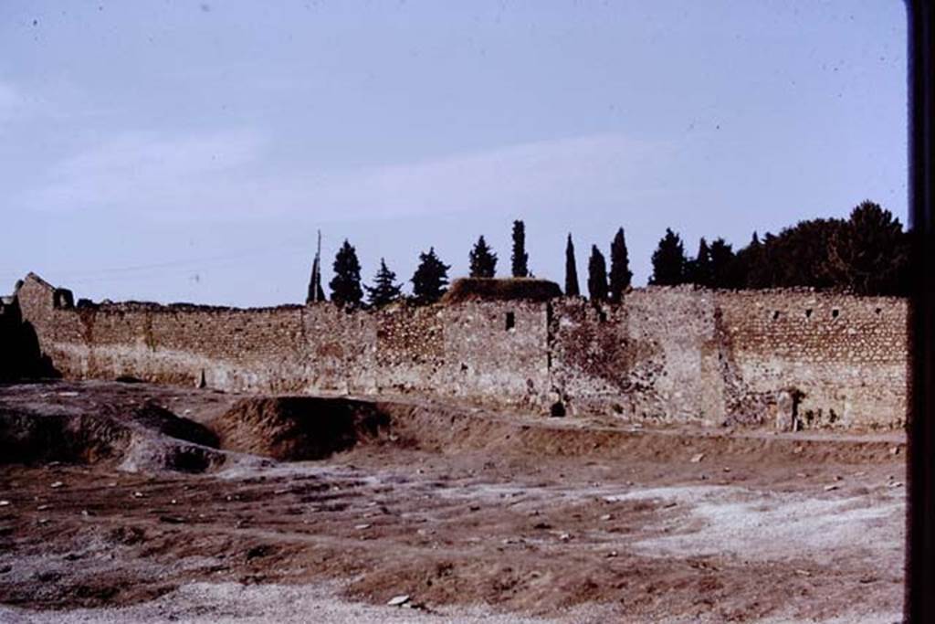 I.15.3 Pompeii. 1972. Looking towards north-east, clearly showing the sloping ramp along the east wall.  Photo by Stanley A. Jashemski. 
Source: The Wilhelmina and Stanley A. Jashemski archive in the University of Maryland Library, Special Collections (See collection page) and made available under the Creative Commons Attribution-Non Commercial License v.4. See Licence and use details. J72f0579
