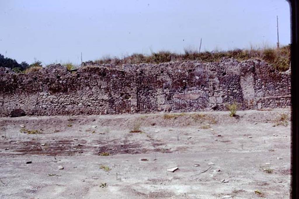 I.15.3 Pompeii, 1973. West wall. Photo by Stanley A. Jashemski. 
Source: The Wilhelmina and Stanley A. Jashemski archive in the University of Maryland Library, Special Collections (See collection page) and made available under the Creative Commons Attribution-Non Commercial License v.4. See Licence and use details. J73f0667
