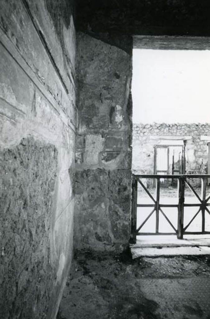 I.15.3 Pompeii. 1968. Room 5. House of Ship Europa, Nave, Fauces, right W side at N end.  
Photo courtesy of Anne Laidlaw.
American Academy in Rome, Photographic Archive. Laidlaw collection _P_68_3_35.
