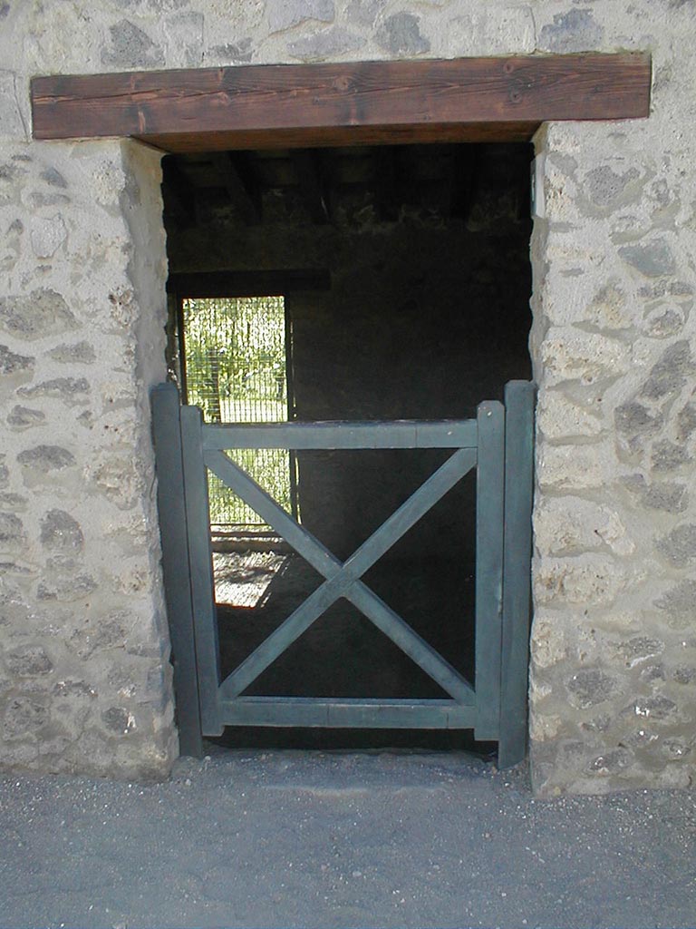 I.15.6 Pompeii. May 2005. Entrance doorway.