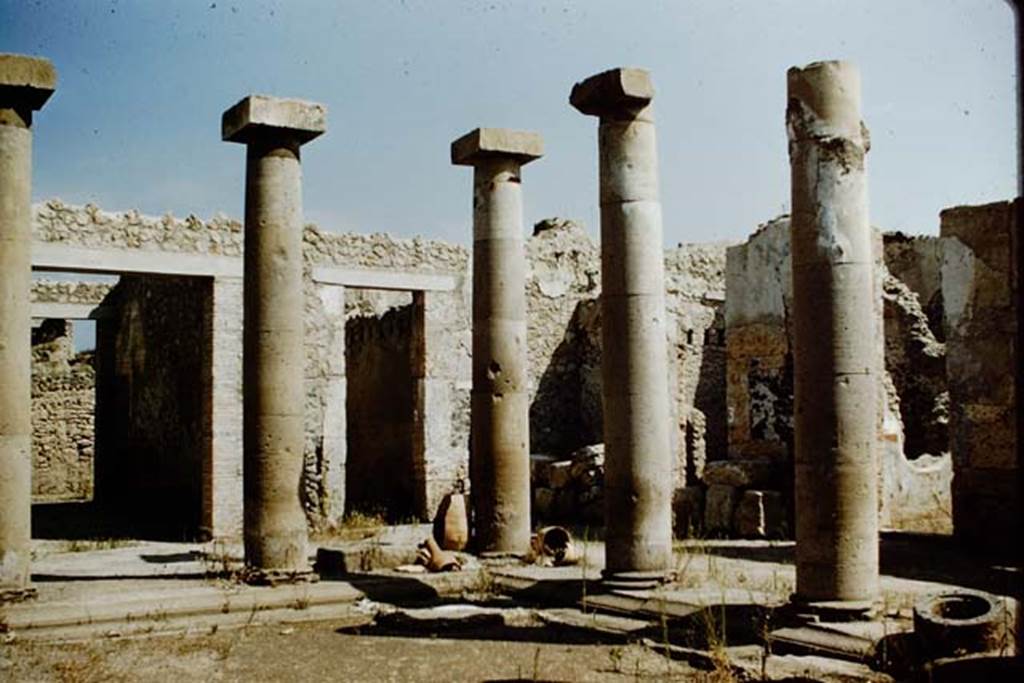 I.16.2 Pompeii. 1959. Looking north acros pseudoperistyle. Photo by Stanley A. Jashemski.
Source: The Wilhelmina and Stanley A. Jashemski archive in the University of Maryland Library, Special Collections (See collection page) and made available under the Creative Commons Attribution-Non Commercial License v.4. See Licence and use details.
J59f0208
