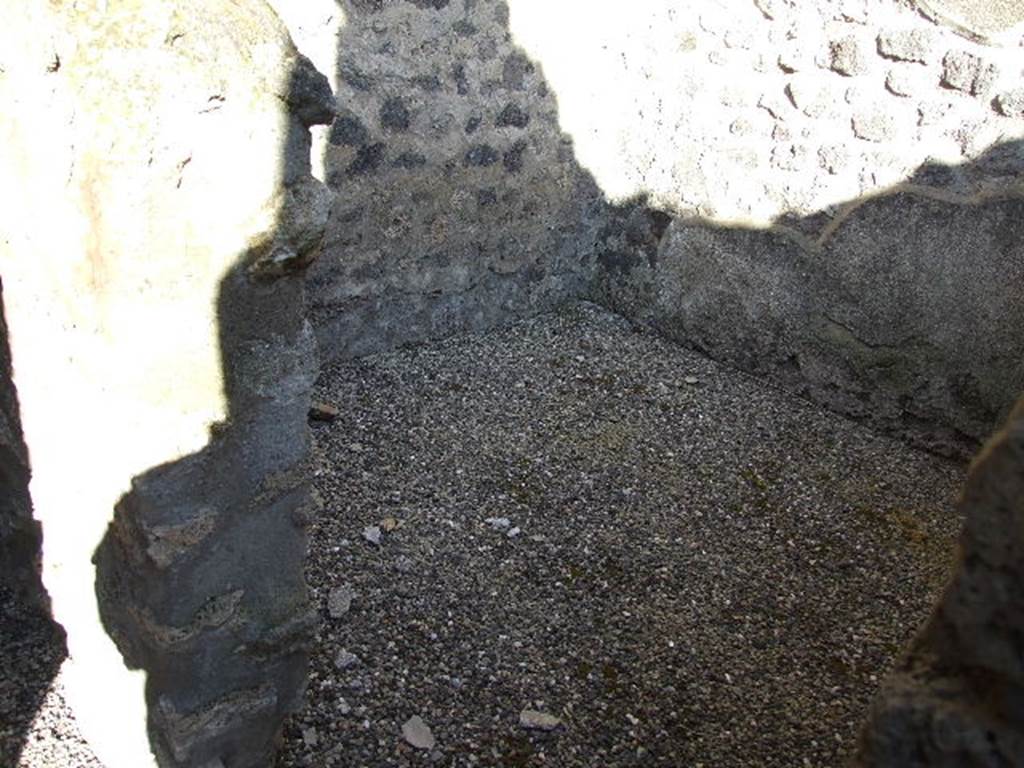 I.16.2 Pompeii. December 2006. Looking into room in north-east corner of services area.

