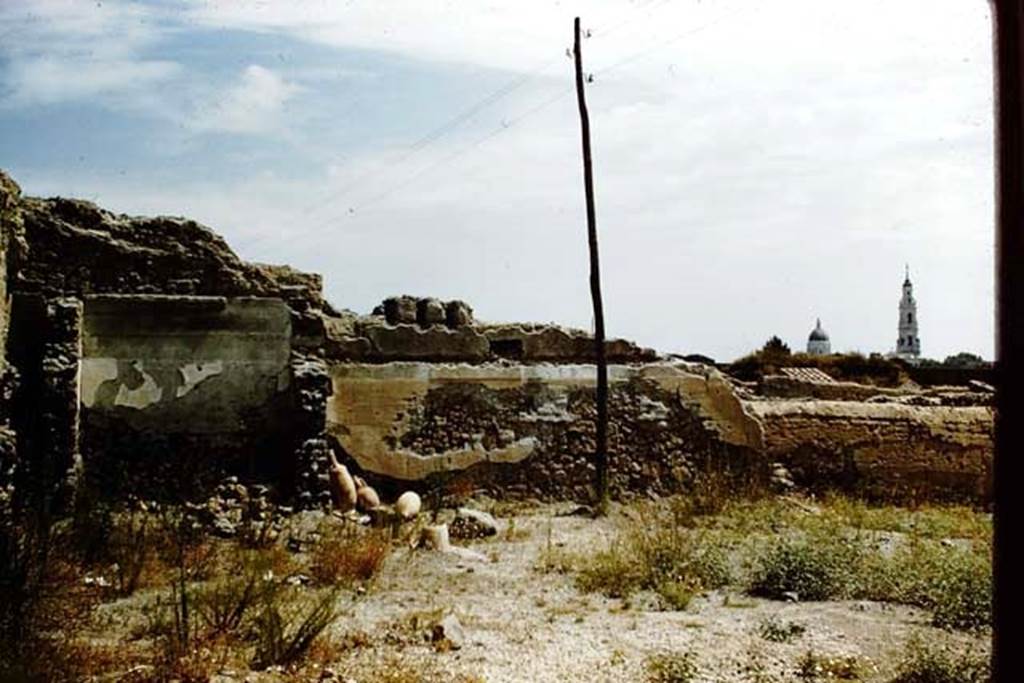 I.16.2 Pompeii. 1959. Looking east towards north-east corner of garden area, and remains of two rooms. Photo by Stanley A. Jashemski.
Source: The Wilhelmina and Stanley A. Jashemski archive in the University of Maryland Library, Special Collections (See collection page) and made available under the Creative Commons Attribution-Non Commercial License v.4. See Licence and use details.
J59f0499
