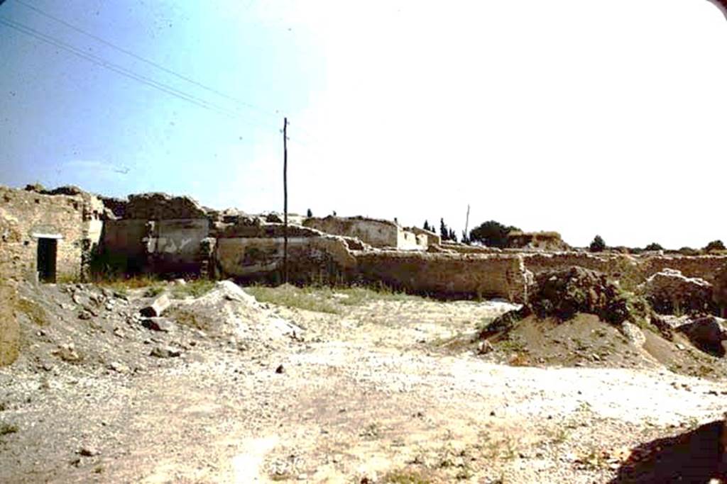 I.16.2 Pompeii. 1959. Looking north-east across garden, to rear wall of house. Photo by Stanley A. Jashemski.
Source: The Wilhelmina and Stanley A. Jashemski archive in the University of Maryland Library, Special Collections (See collection page) and made available under the Creative Commons Attribution-Non Commercial License v.4. See Licence and use details.
J59f0214
