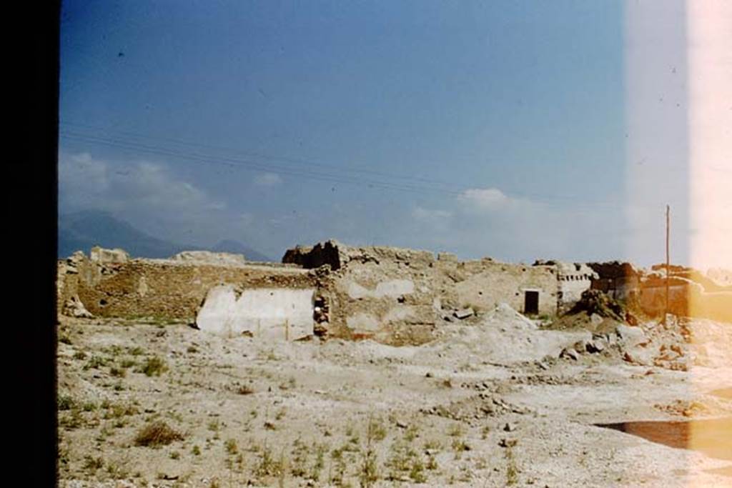 I.16.2 Pompeii. 1959. Looking north across garden from near the excavation at the south end, to rear wall of house. Photo by Stanley A. Jashemski.
Source: The Wilhelmina and Stanley A. Jashemski archive in the University of Maryland Library, Special Collections (See collection page) and made available under the Creative Commons Attribution-Non Commercial License v.4. See Licence and use details.
J59f0240
