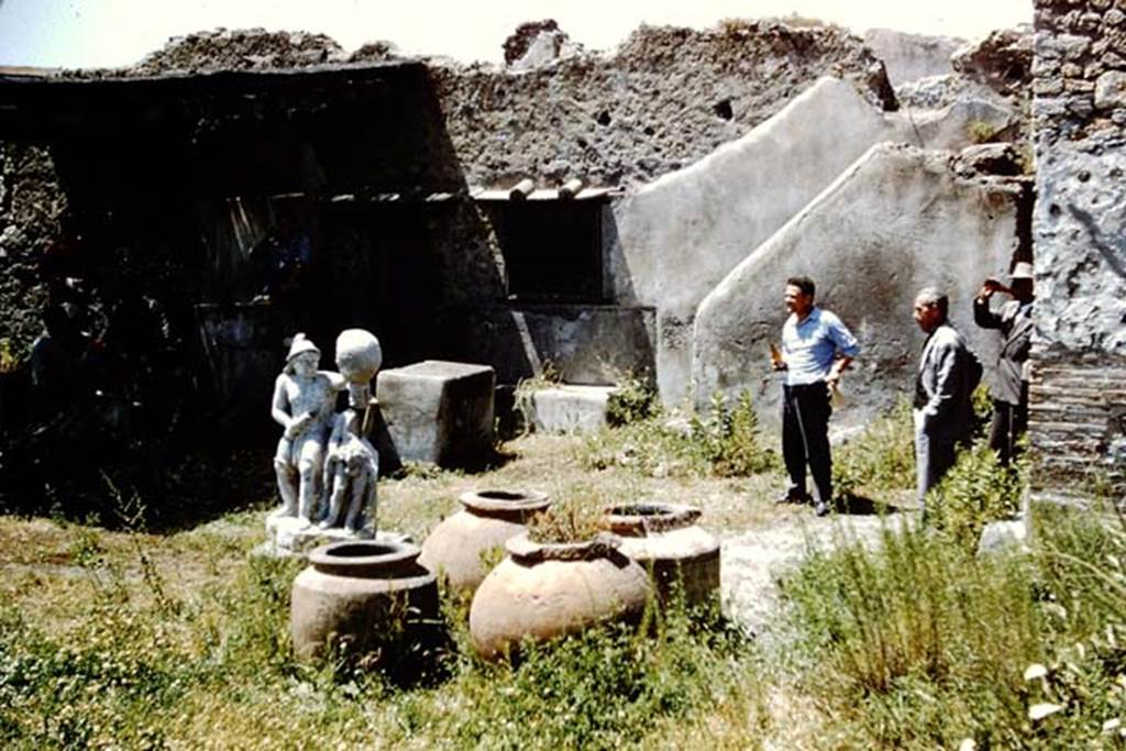 I.20.1 Pompeii. 1961. Looking north-west across garden area.   Photo by Stanley A. Jashemski.
Source: The Wilhelmina and Stanley A. Jashemski archive in the University of Maryland Library, Special Collections (See collection page) and made available under the Creative Commons Attribution-Non Commercial License v.4. See Licence and use details.
J61f0468
