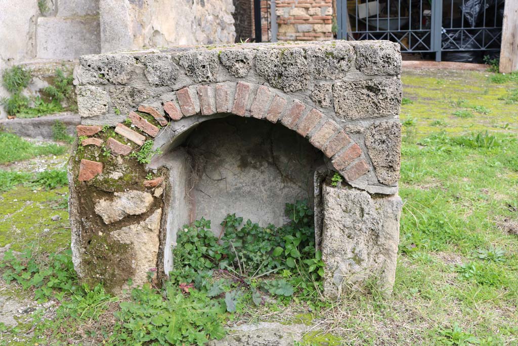 I.20.1 Pompeii. December 2018. Looking east towards hearth ? Photo courtesy of Aude Durand.