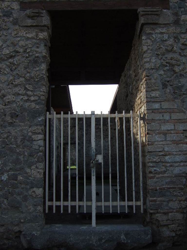 I.20.4 Pompeii. December 2004. Entrance.