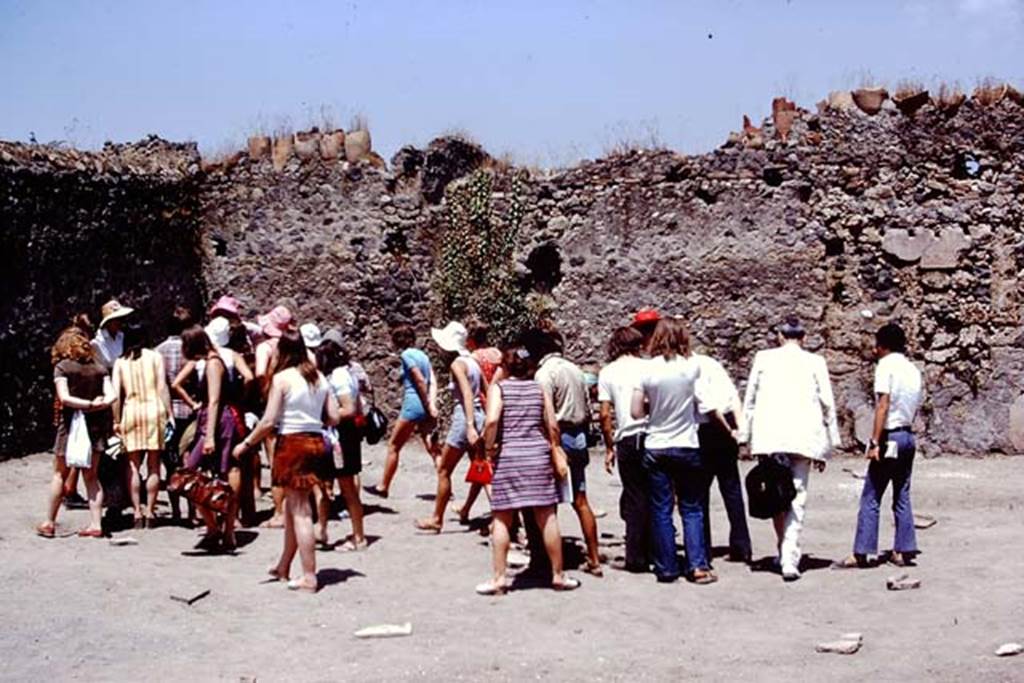 I.20.5 Pompeii. 1972. Looking north. Photo by Stanley A. Jashemski. 
Source: The Wilhelmina and Stanley A. Jashemski archive in the University of Maryland Library, Special Collections (See collection page) and made available under the Creative Commons Attribution-Non Commercial License v.4. See Licence and use details. J72f0189
