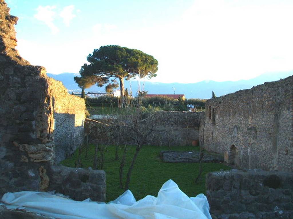 I.21.3 Pompeii. December 2004. Entrance, looking south.