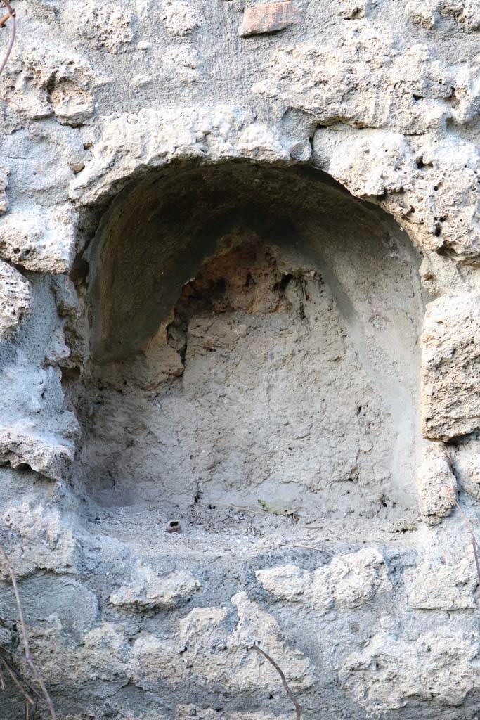 I.21.3 Pompeii. December 2018. Smaller arched niche. Photo courtesy of Aude Durand.