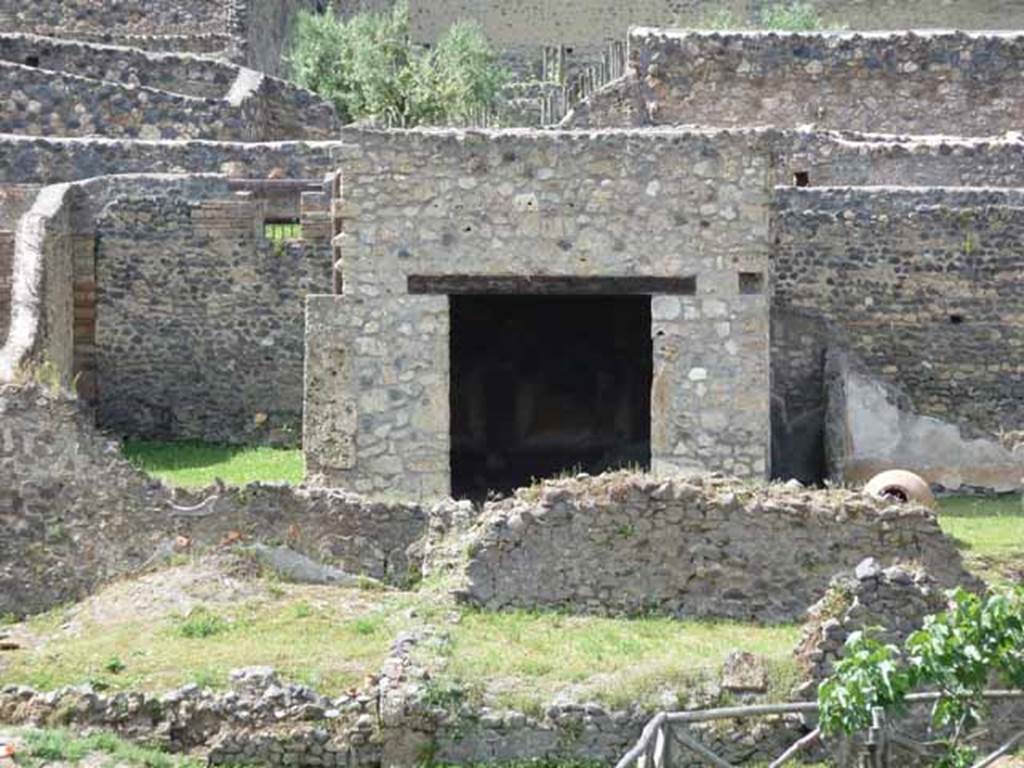 I.22.2 Pompeii. May 2010. Rear of house and decorated room.